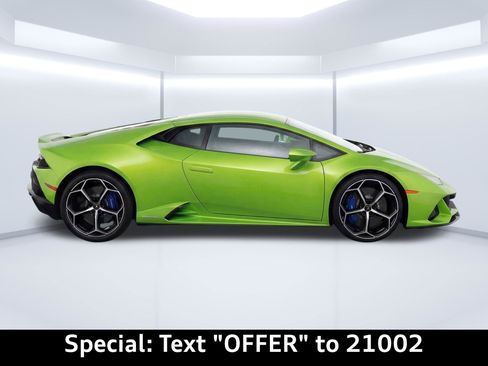 Used 2020 Lamborghini Huracan EVO image 10