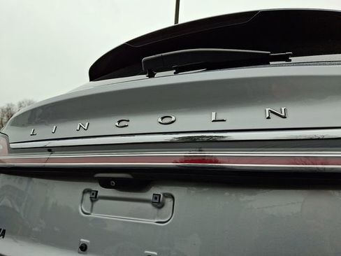 Used 2022 Lincoln Nautilus AWD w/ Premium Package image 31