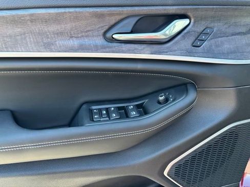 New 2026 Jeep Grand Cherokee Limited AWD/4WD image 11