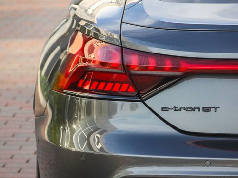 Used 2023 Audi e-tron GT Prestige w/ Prestige Package image 7