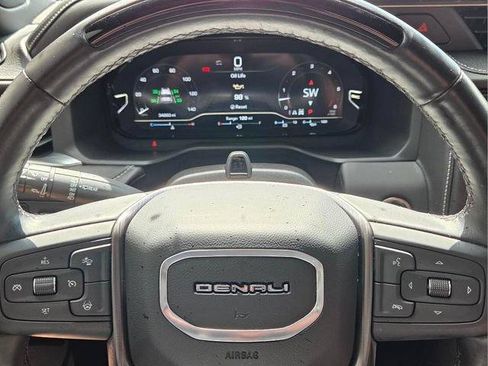 Certified 2024 GMC Yukon XL Denali Ultimate AWD/4WD image 33