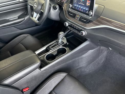 Certified 2024 Nissan Altima 2.5 SV FWD image 15