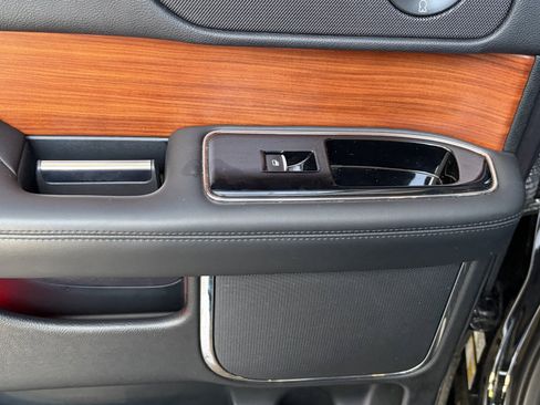 Used 2019 Lincoln Navigator Reserve AWD/4WD image 22