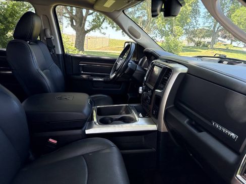 Used 2017 RAM 1500 Laramie w/ Convenience Group AWD/4WD image 37
