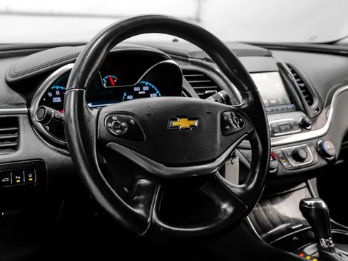 Used 2017 Chevrolet Impala LT FWD image 15