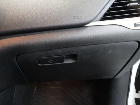 Used 2017 Jeep Cherokee Limited FWD image 37