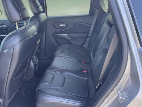 Used 2020 Jeep Cherokee Limited AWD/4WD image 24