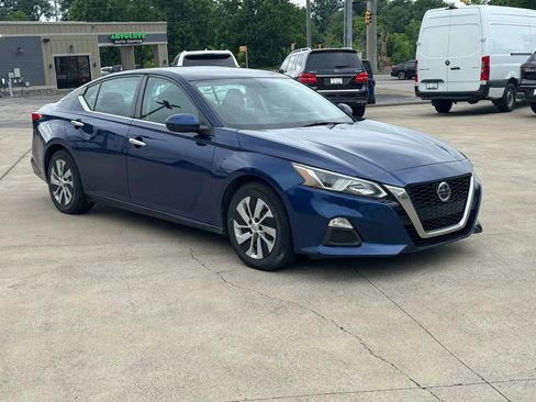 Used 2020 Nissan Altima 2.5 S FWD image 9