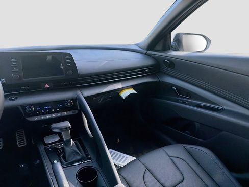 New 2026 Hyundai Elantra SEL Sport FWD image 16