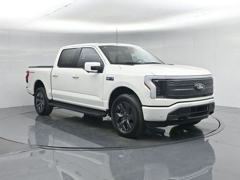 New 2025 Ford F150 Lightning Lariat w/ Max Trailer Tow Package image 55