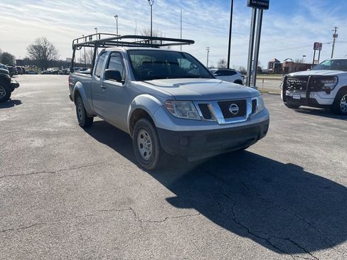 Used 2013 Nissan Frontier S w/ S Preferred Pkg image 2