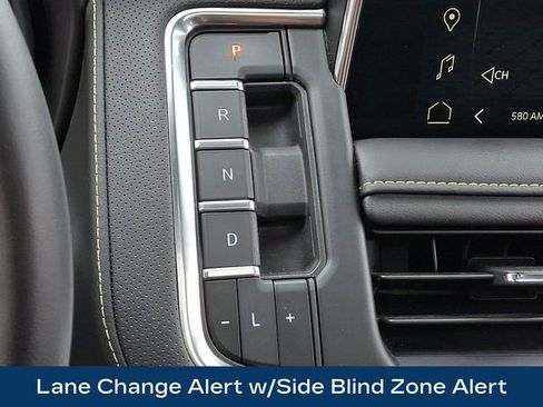 Used 2024 GMC Yukon XL SLT image 20