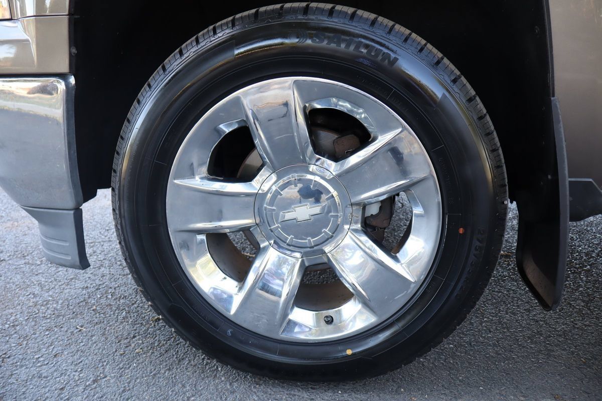 Used 2014 Chevrolet Silverado 1500 LTZ Z71 w/ LTZ Plus Package AWD/4WD image 38