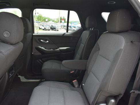 Used 2023 Chevrolet Traverse LT AWD/4WD image 17