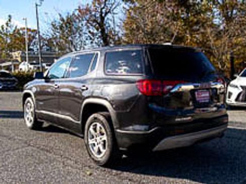 Used 2017 GMC Acadia SLE image 4