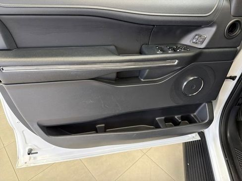 Used 2024 Ford Expedition XLT image 13