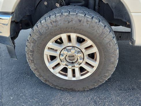 Used 2019 Ford F250 XLT w/ XLT Value Package image 8