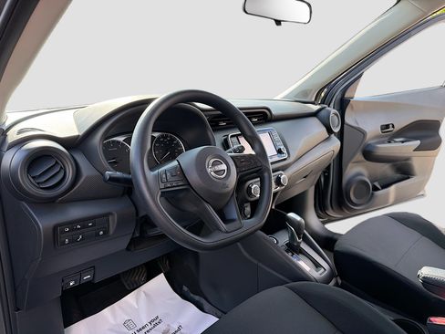 Used 2023 Nissan Kicks S FWD image 4