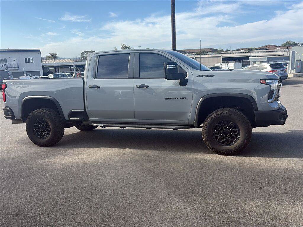 Used 2025 Chevrolet Silverado 2500 ZR2 w/ ZR2 Bison Edition AWD/4WD image 3