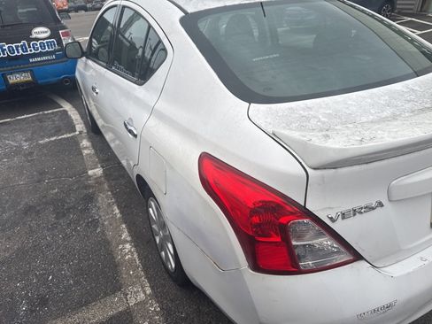 Used 2014 Nissan Versa SV image 8