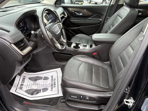 Used 2024 GMC Terrain Denali w/ Denali Premium Package AWD/4WD image 15