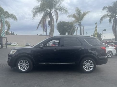 Used 2016 Ford Explorer XLT w/ Equipment Group 202A FWD image 4