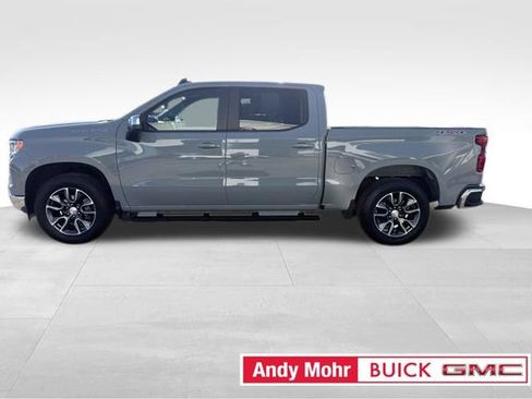 Used 2024 Chevrolet Silverado 1500 LT AWD/4WD image 7