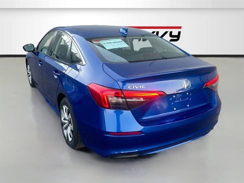 Used 2023 Honda Civic LX image 5