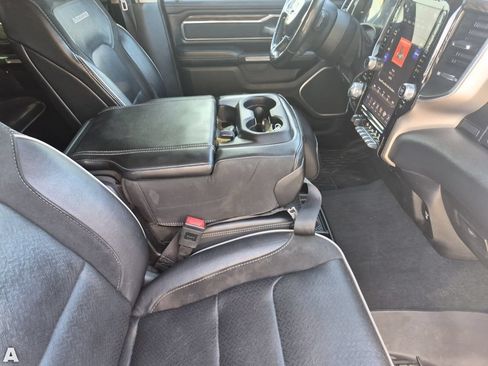 Used 2019 RAM 1500 Laramie AWD/4WD image 17