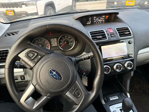 Used 2018 Subaru Forester 2.5i Premium w/ All-Weather Package AWD/4WD image 9