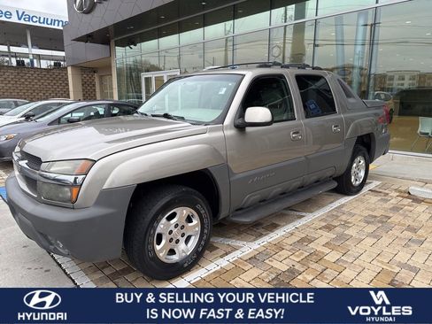 Used 2002 Chevrolet Avalanche 2WD image 1