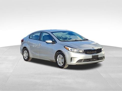Used 2017 Kia Forte LX image 1