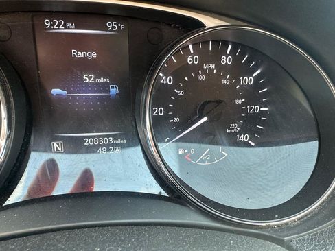 Used 2014 Nissan Rogue S AWD/4WD image 10