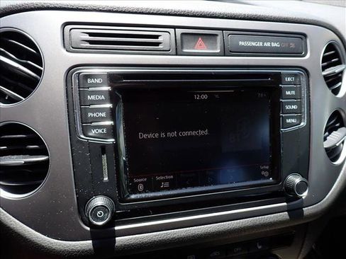 Used 2017 Volkswagen Tiguan S AWD/4WD image 20