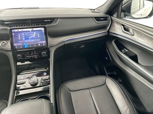 Used 2023 Jeep Grand Cherokee Overland image 29