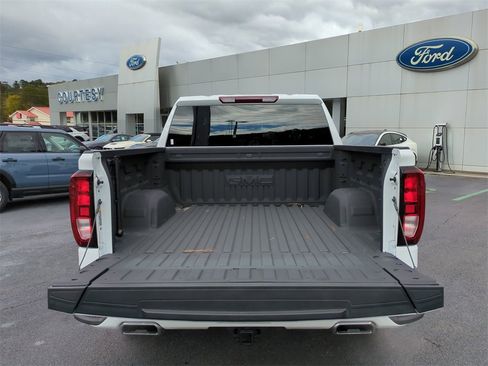Used 2025 GMC Sierra 1500 Elevation image 13