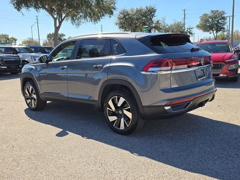 Used 2025 Volkswagen Atlas Cross Sport SE image 6