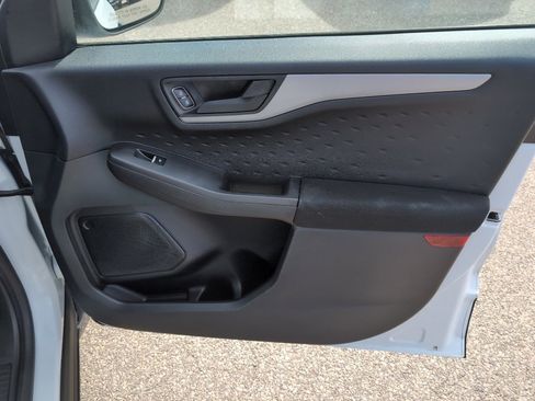 Used 2020 Ford Escape S image 22