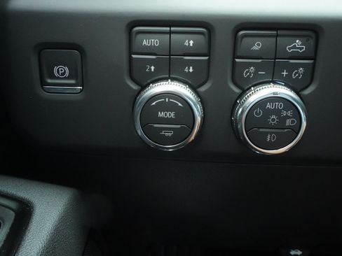 Used 2026 GMC Sierra 1500 AT4 w/ AT4 Premium Package AWD/4WD image 18