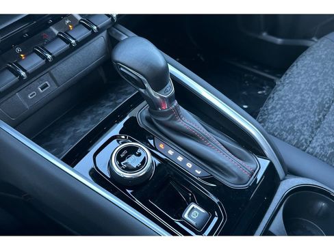 Used 2024 Chevrolet Colorado Z71 w/ Safety Package image 33