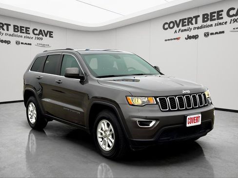 Used 2020 Jeep Grand Cherokee Laredo image 4