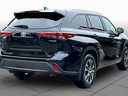 Used 2023 Toyota Highlander XLE AWD/4WD image 13