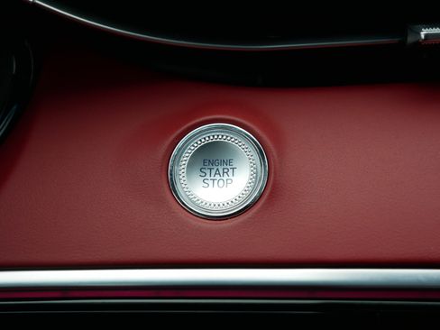 Used 2024 Genesis GV70 2.5T w/ Sport Prestige Package image 29