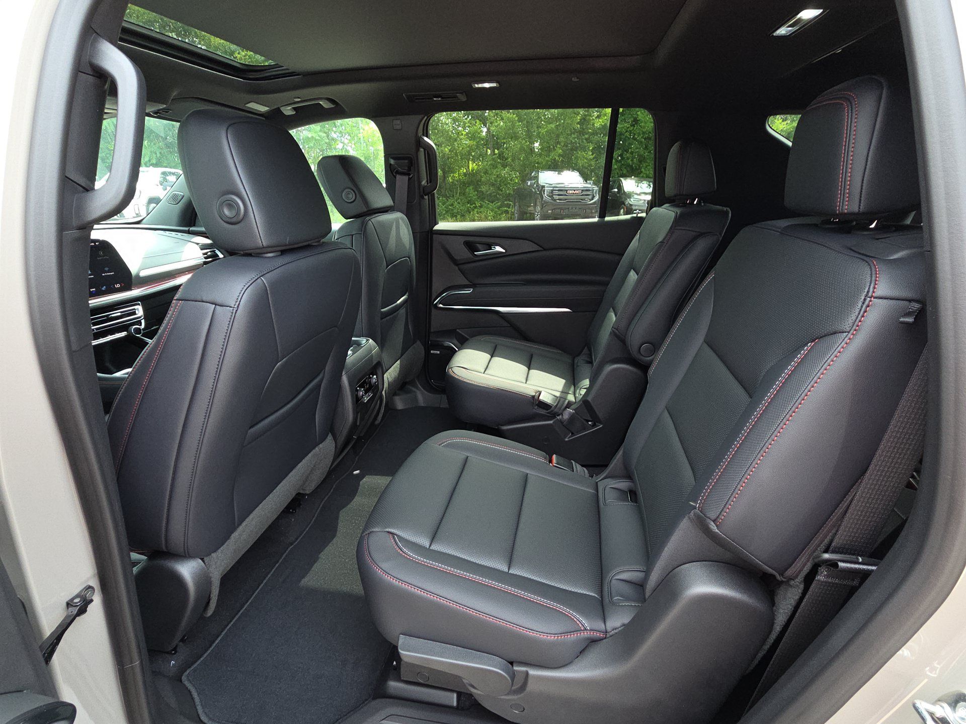 New 2026 Chevrolet Traverse Z71 w/ Enhanced Driving Package AWD/4WD image 29