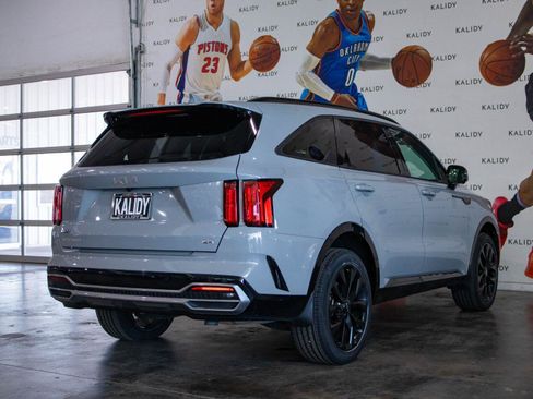 Used 2023 Kia Sorento SX AWD/4WD image 27