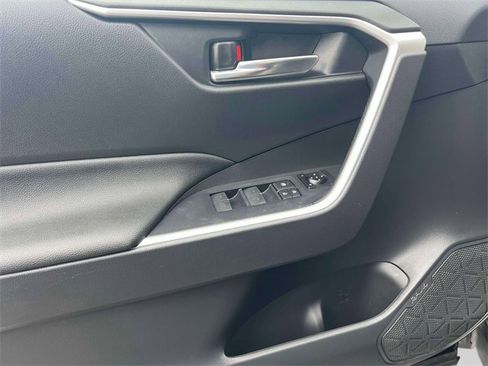 Used 2023 Toyota RAV4 SE image 22