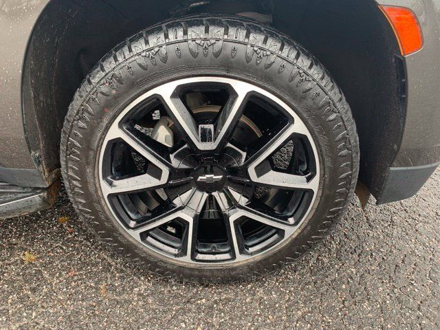 Used 2021 Chevrolet Tahoe RST w/ Luxury Package AWD/4WD image 29