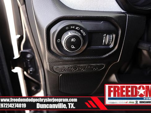 Used 2024 Jeep Gladiator Sport AWD/4WD image 26