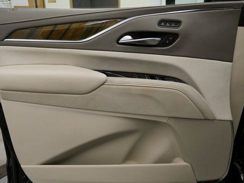 Used 2021 Cadillac Escalade Premium Luxury Platinum image 13