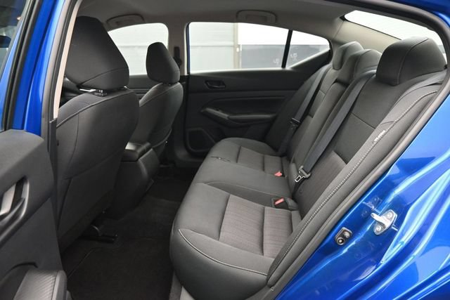 Used 2025 Nissan Altima 2.5 SV FWD image 8